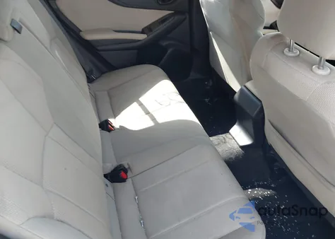 2021 Subaru Impreza 5-Door z USA, uszkodzony, nr VIN 4S3GTAB62M3701463